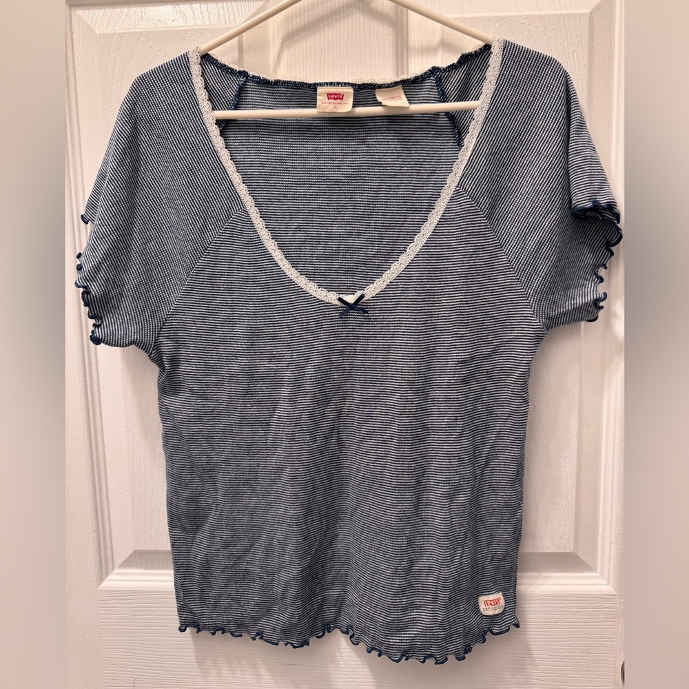 Levi’s Navy and White Short Sleeve Tee